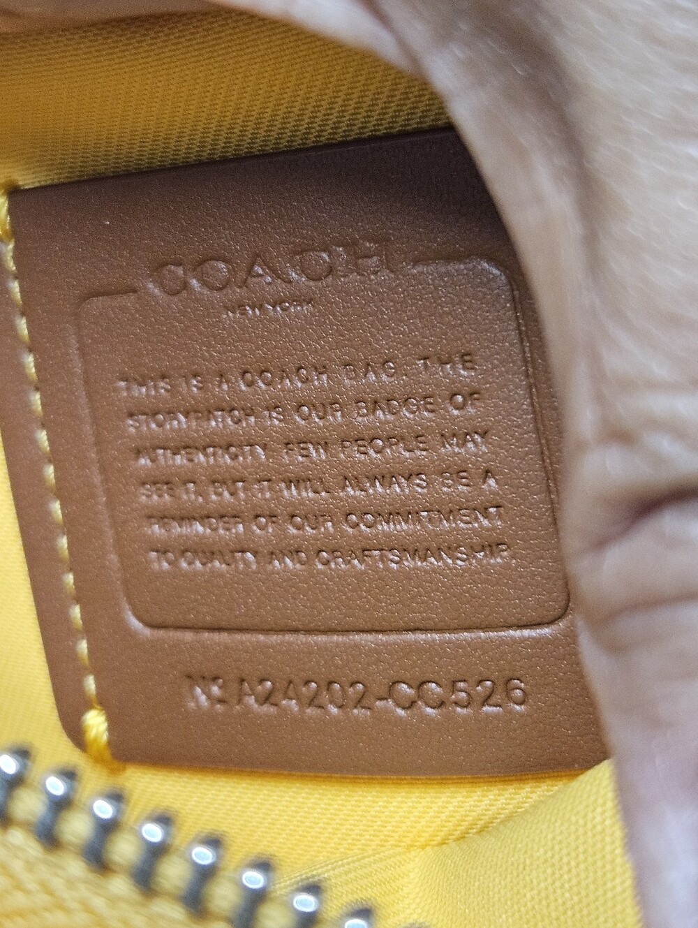 Coach Kitt Messenger Crossgrain Leather Crossbody Bag Yellow New CC526 - Picture 2 of 12